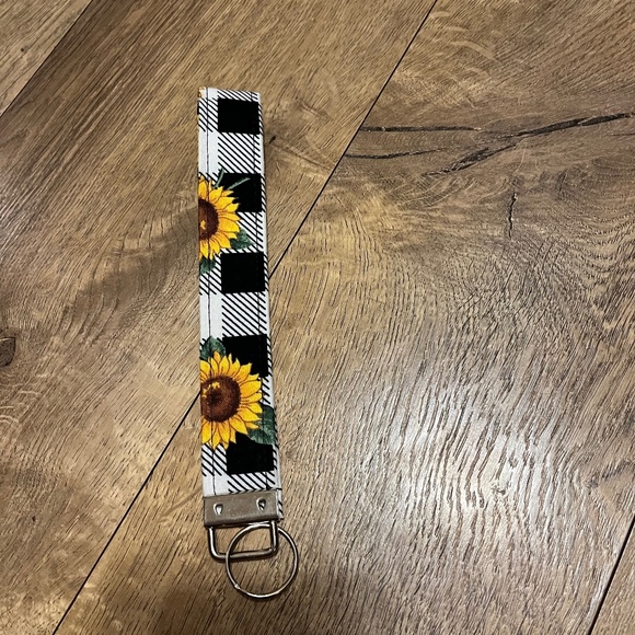 Sunflower Wristlet Keychain - handmade - Picture 1 of 5